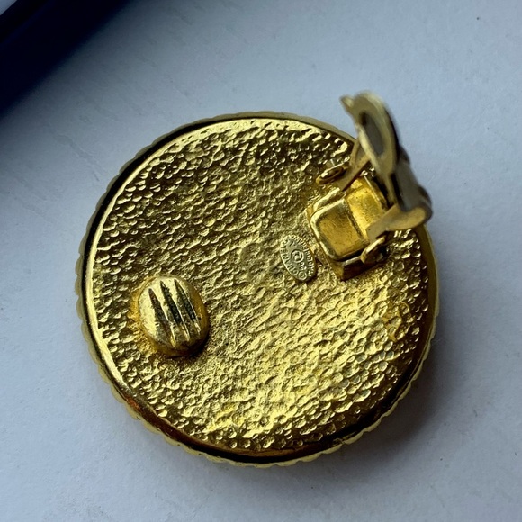 CHANEL 24K Gold Plated Interlocking CC Embossed Clip-on Earrings 1996A - Picture 14 of 14